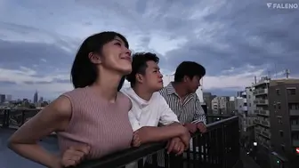 FNS-164 [中文字幕]两兄弟和一位身材丰满的青梅竹马：为了解决三角恋，他们进行了为期四天的同房性爱 #つばさ舞 #翼舞