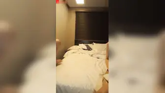 韩国大学生女同直播，互换唾液舌吻吃口水