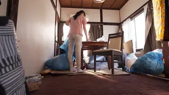 HMN-788 新模型无码破解 住在垃圾屋的宅家邋遢大叔用追击活塞多次内射 沉溺于异臭与粘腻性爱的女大学生志愿者 香水纯