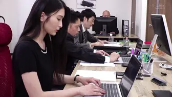 STARS-430 [无码中文字幕]串刺强奸 大量中出 上下两穴被完全封锁的职场美女强人OL 本庄铃