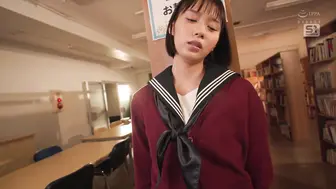 SONE-821 [中文字幕] 在电车上被猥亵时，我兴奋到小穴快感爆棚，尿裤子了…我是变态吗 儿玉七海