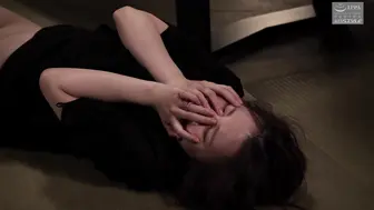 NSFS-404 [中文字幕] 密谋已久的强奸24！被粗鲁的男人强奸到绝望的人妻！幾野まち